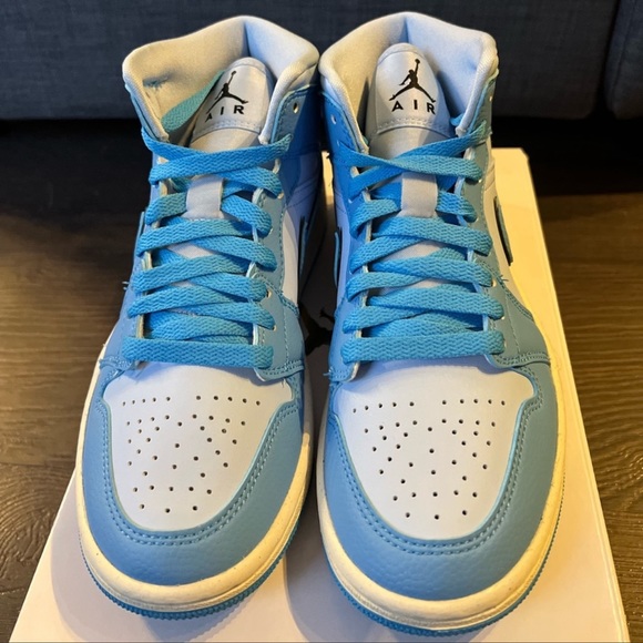 Women’s Air Jordan 1 Mid 'Ice Blue' DV1302-400 - Picture 2 of 7